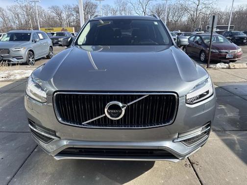 2019 Volvo XC90 T6 Momentum