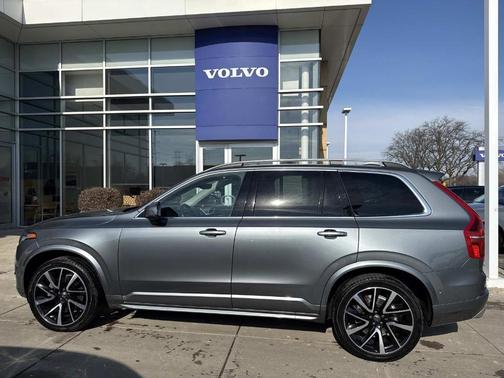 2019 Volvo XC90 T6 Momentum