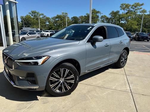 2022 Volvo XC60 B5 Inscription