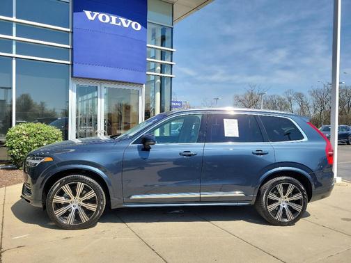 2024 Volvo XC90 B6 Plus Bright Theme 7-Seater