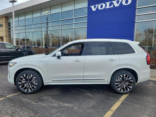 2025 Volvo XC90 Plug-In Hybrid T8 Ultra 7-Seater
