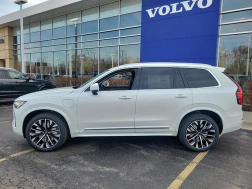2025 Volvo XC90 Plug-In Hybrid T8 Ultra 7-Seater