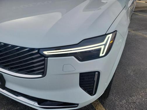 2025 Volvo XC90 Plug-In Hybrid T8 Ultra 7-Seater