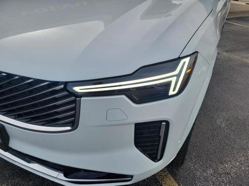 2025 Volvo XC90 Plug-In Hybrid T8 Ultra 7-Seater