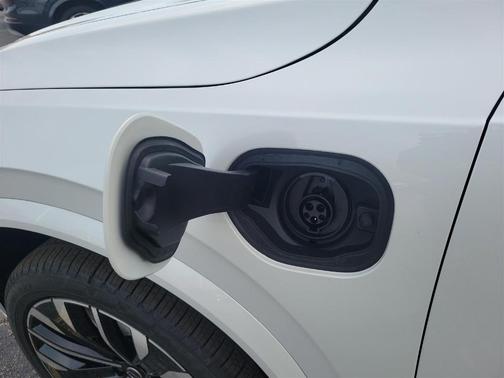 2025 Volvo XC90 Plug-In Hybrid T8 Ultra 7-Seater