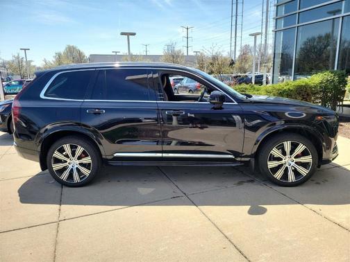 2022 Volvo XC90 T6 Inscription 7 Passenger