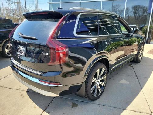 2022 Volvo XC90 T6 Inscription 7 Passenger