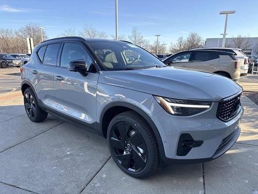 2026 Volvo XC40 B5 Ultra Black Edition