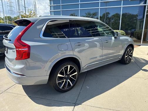 2024 Volvo XC90 B6 Plus Bright Theme 6-Seater