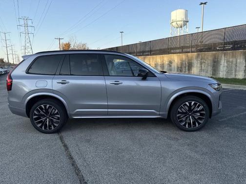 2026 Volvo XC90 B6 Ultra Dark Theme 7-Seater