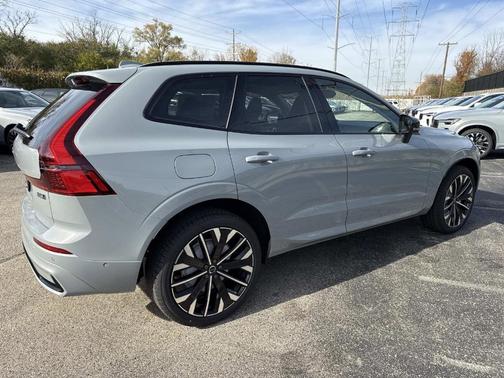 2026 Volvo XC60 B5 Ultra
