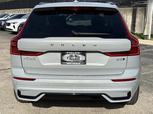 2026 Volvo XC60 B5 Ultra