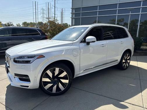 2023 Volvo XC90 Recharge Plug-In Hybrid T8 Ultimate 6-Seater