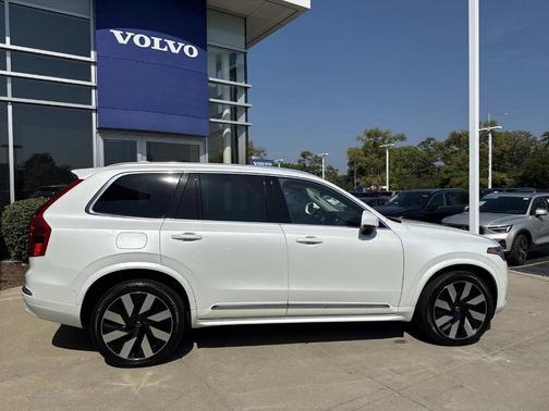 2023 Volvo XC90 Recharge Plug-In Hybrid T8 Ultimate 6-Seater