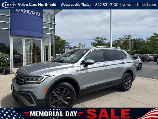 Pyrite Silver Metallic 2023 Volkswagen Tiguan 2.0T SE