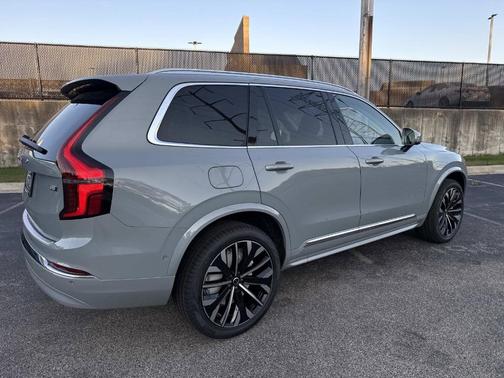 2026 Volvo XC90 B5 Plus 7-Seater