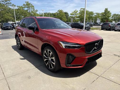 Fusion Red Metallic 2024 Volvo XC60 B5 Plus Dark Theme