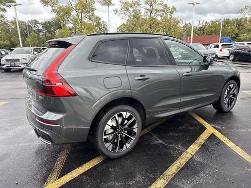2026 Volvo XC60 B5 Plus