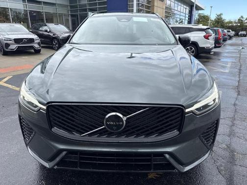 2026 Volvo XC60 B5 Plus