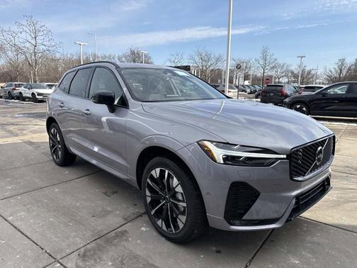 2026 Volvo XC60 B5 Plus