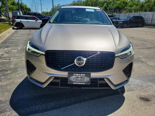 2025 Volvo XC60 B5 Ultra