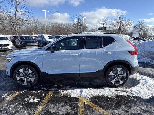 2026 Volvo XC40 B5 Plus