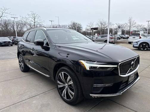 2023 Volvo XC60 B5 Plus Bright Theme