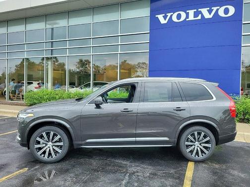 2025 Volvo XC90 B5 Core