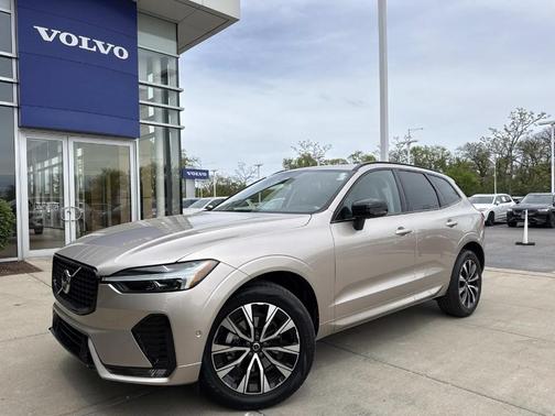 Bright 2023 Volvo XC60 B5 Plus Dark Theme