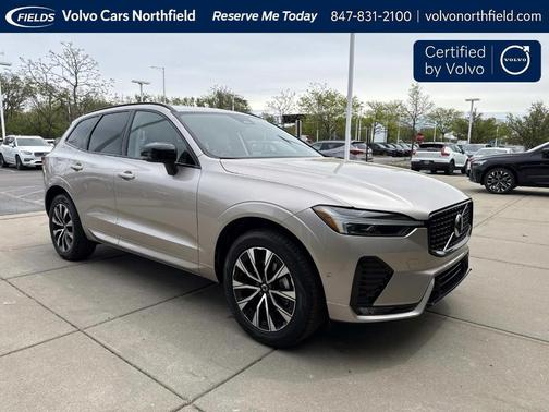 Bright 2023 Volvo XC60 B5 Plus Dark Theme