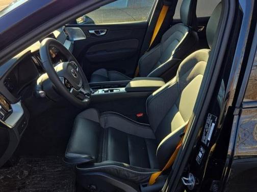 2026 Volvo XC60 Plug-In Hybrid T8 Polestar Engineered