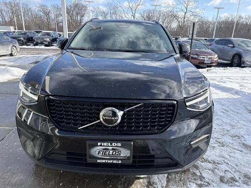 2026 Volvo XC40 B5 Core