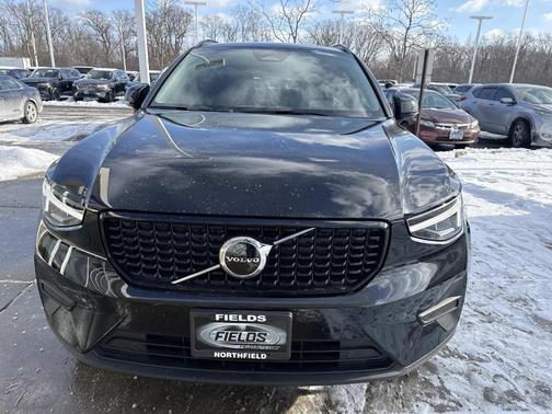 2026 Volvo XC40 B5 Core