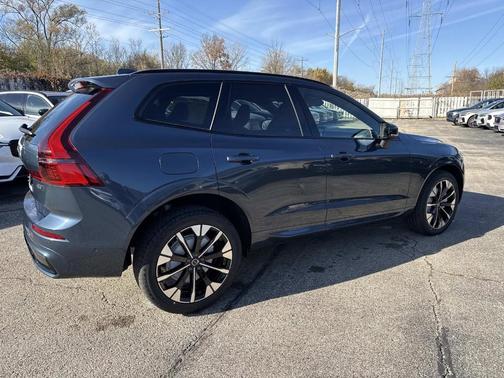 2026 Volvo XC60 B5 Plus