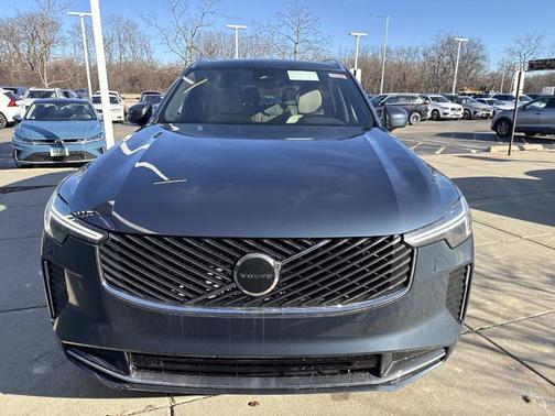 2026 Volvo XC90 B5 Core