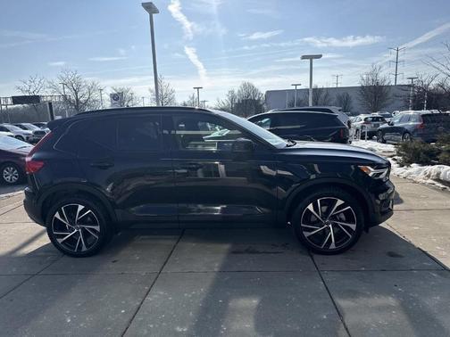 2019 Volvo XC40 T5 R-Design