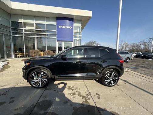 2019 Volvo XC40 T5 R-Design