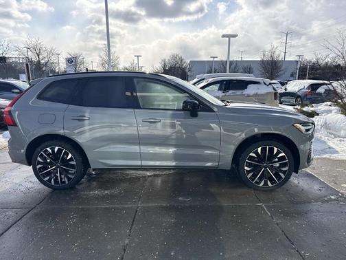 2026 Volvo XC60 B5 Ultra