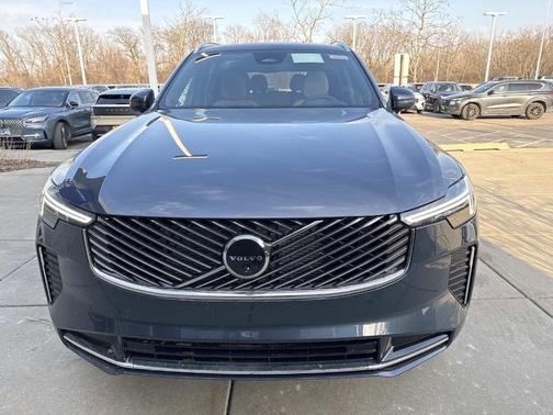 2026 Volvo XC90 B6 Plus 7-Seater