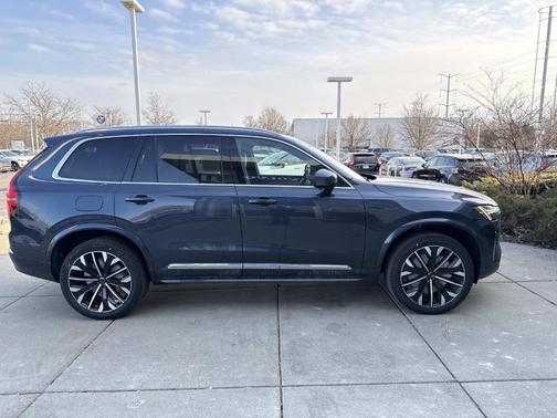 2026 Volvo XC90 B6 Plus 7-Seater