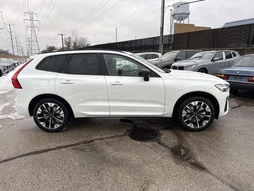 2026 Volvo XC60 B5 Plus