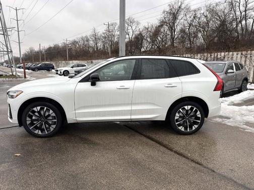 2026 Volvo XC60 B5 Plus