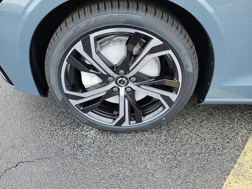 2024 Volvo S60 B5 Core Dark Theme
