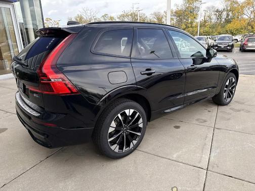 2026 Volvo XC60 B5 Plus