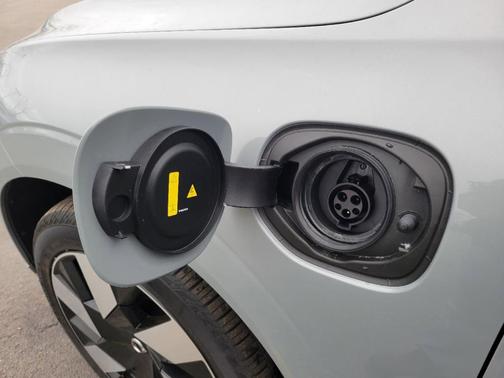 2025 Volvo XC60 Plug-In Hybrid T8 Plus