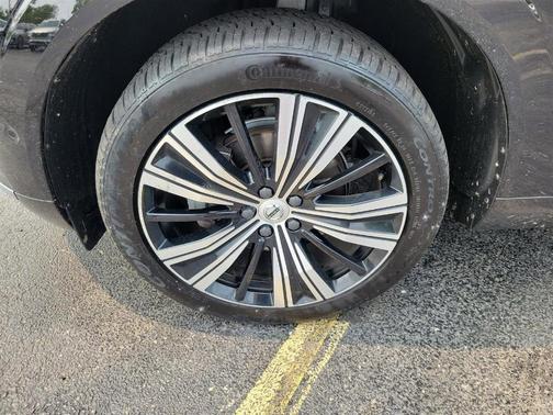 2022 Volvo XC60 B5 Inscription