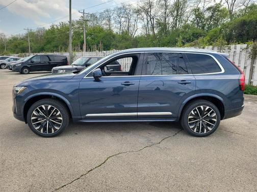 2025 Volvo XC90 B5 Plus 7-Seater