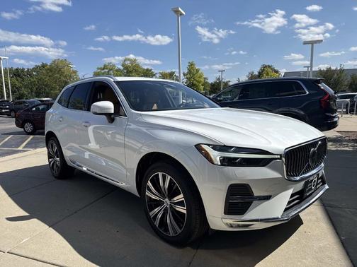 2022 Volvo XC60 B5 Inscription