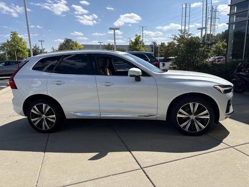 2022 Volvo XC60 B5 Inscription
