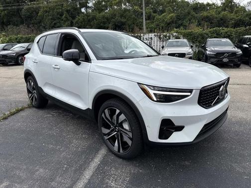 2026 Volvo XC40 B5 Ultra